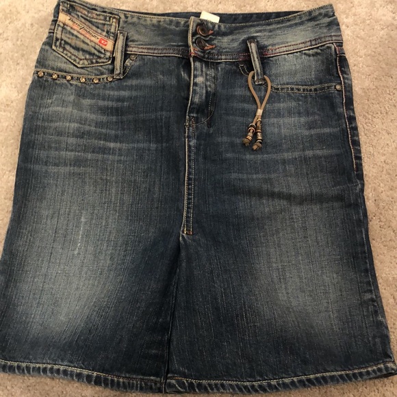 DIESEL DENIM SKIRT IN MEDIUM WASH - Picture 2 of 7